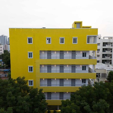 Yellow Bells Studios And Suites Gachibowli Ngoại thất bức ảnh