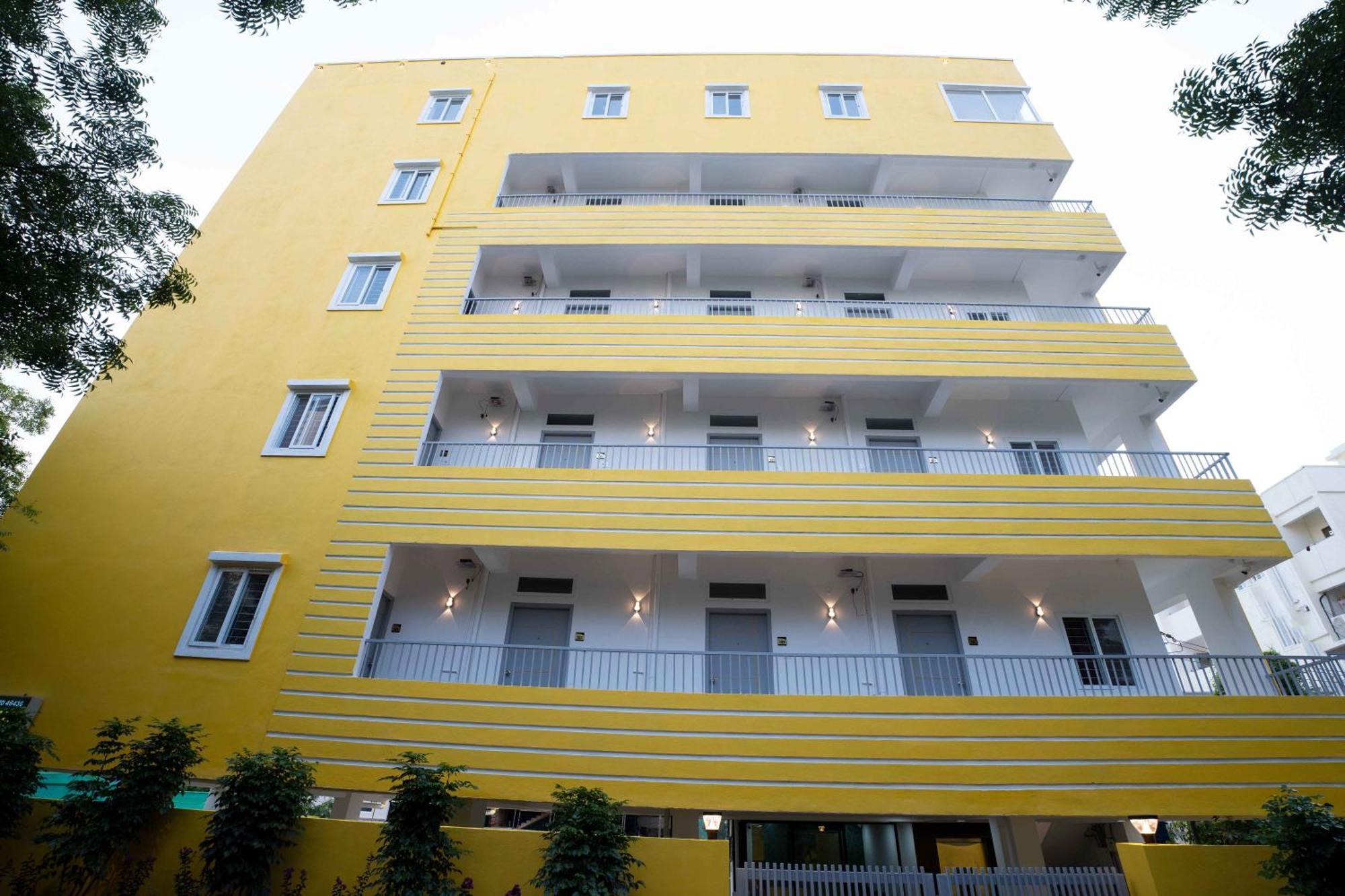 Yellow Bells Studios And Suites Gachibowli Ngoại thất bức ảnh
