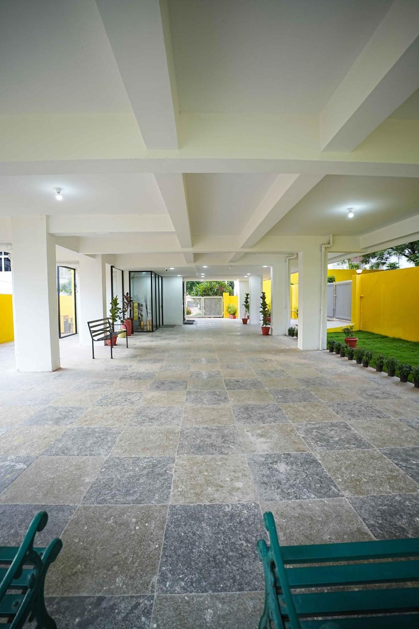 Yellow Bells Studios And Suites Gachibowli Ngoại thất bức ảnh