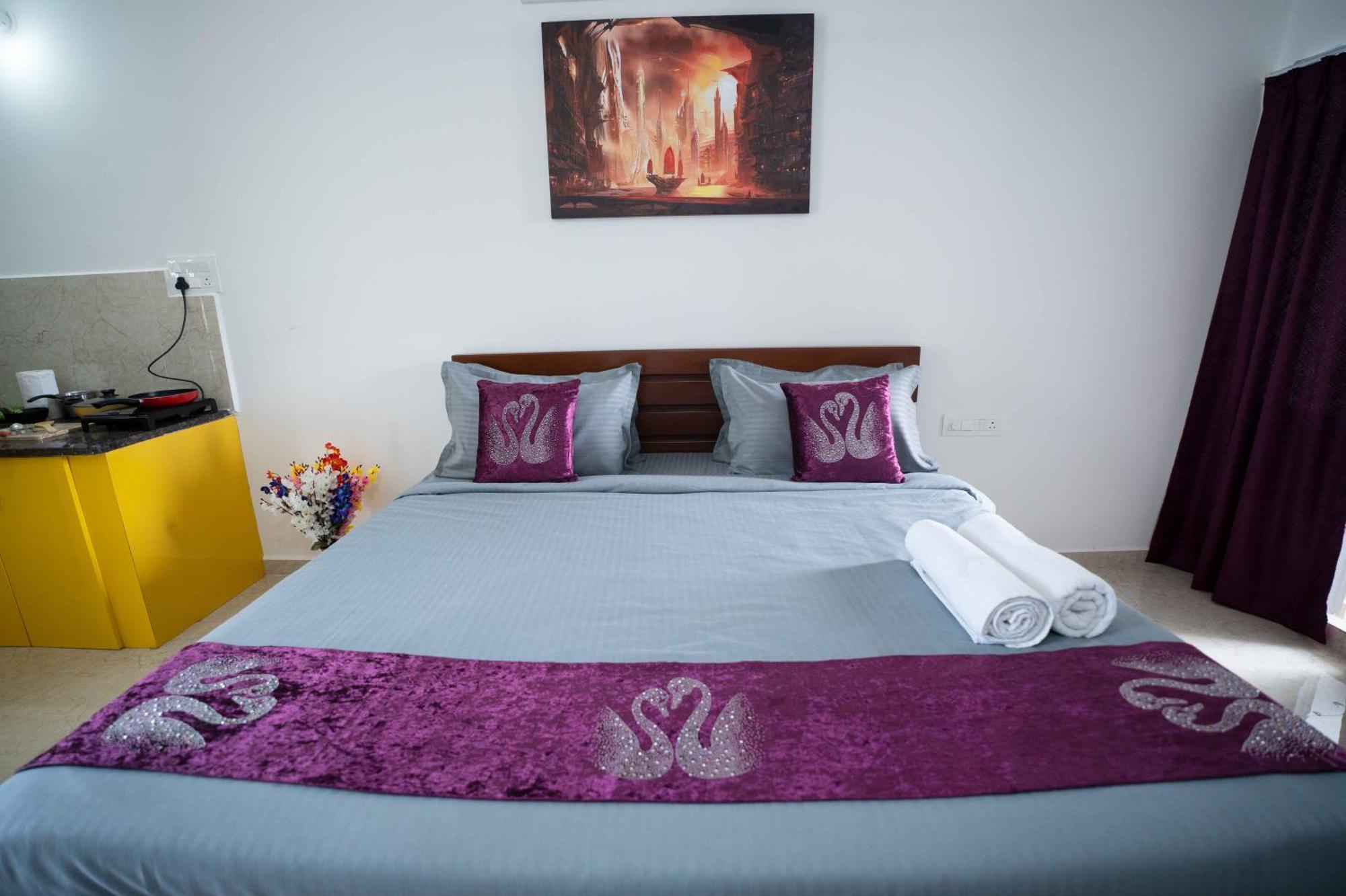 Yellow Bells Studios And Suites Gachibowli Ngoại thất bức ảnh