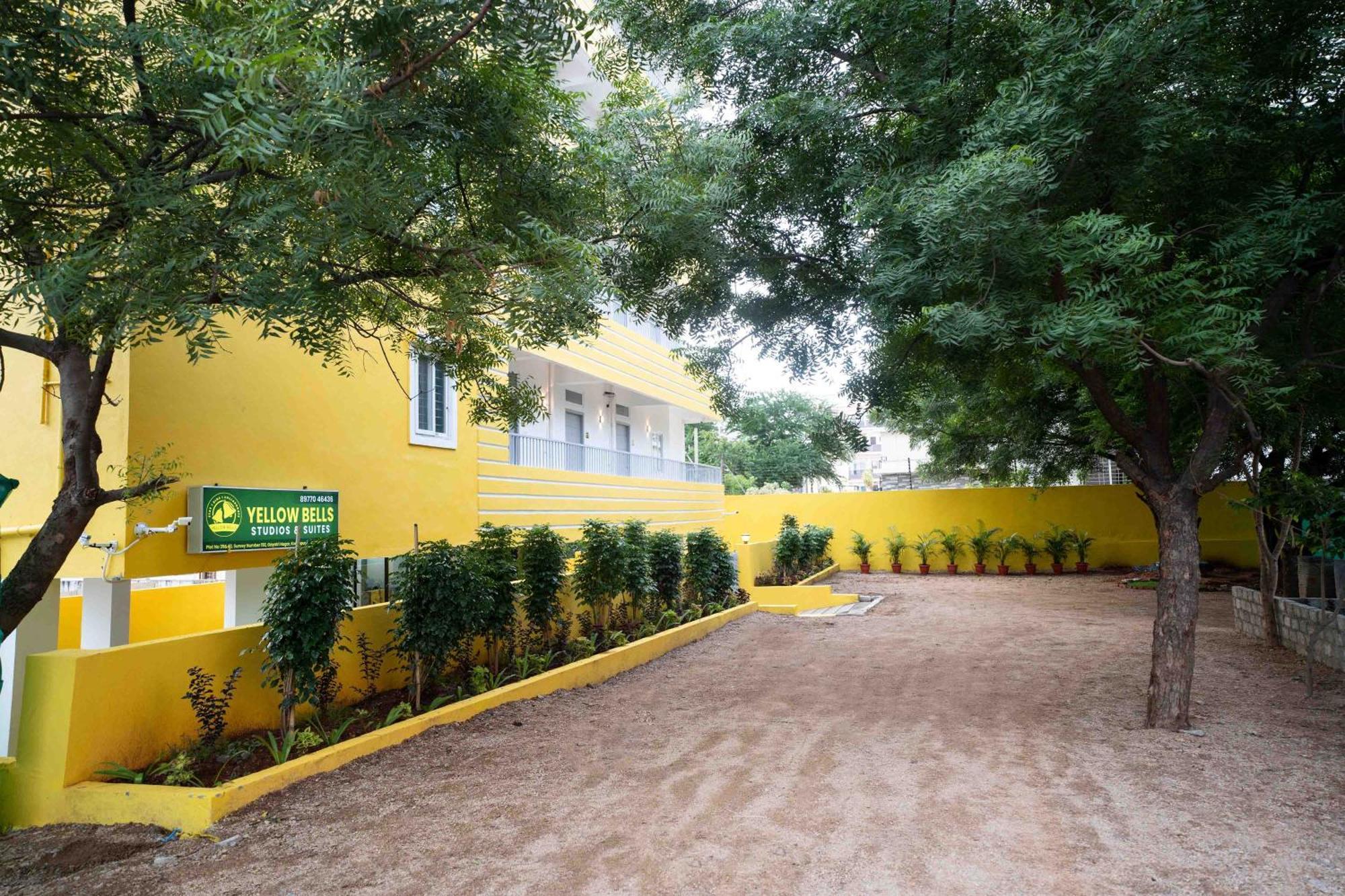 Yellow Bells Studios And Suites Gachibowli Ngoại thất bức ảnh