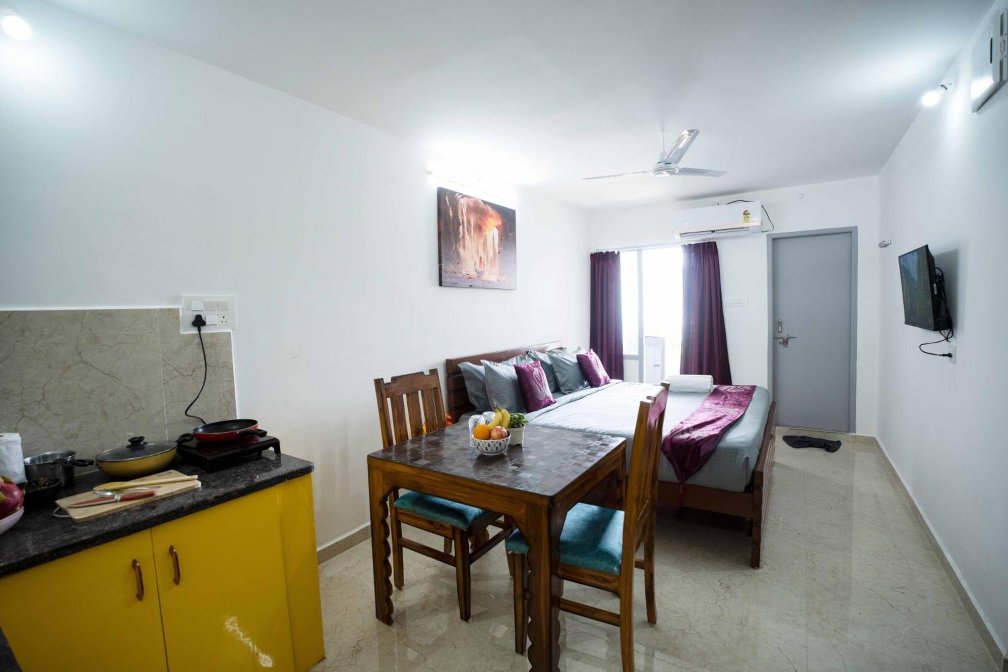 Yellow Bells Studios And Suites Gachibowli Ngoại thất bức ảnh