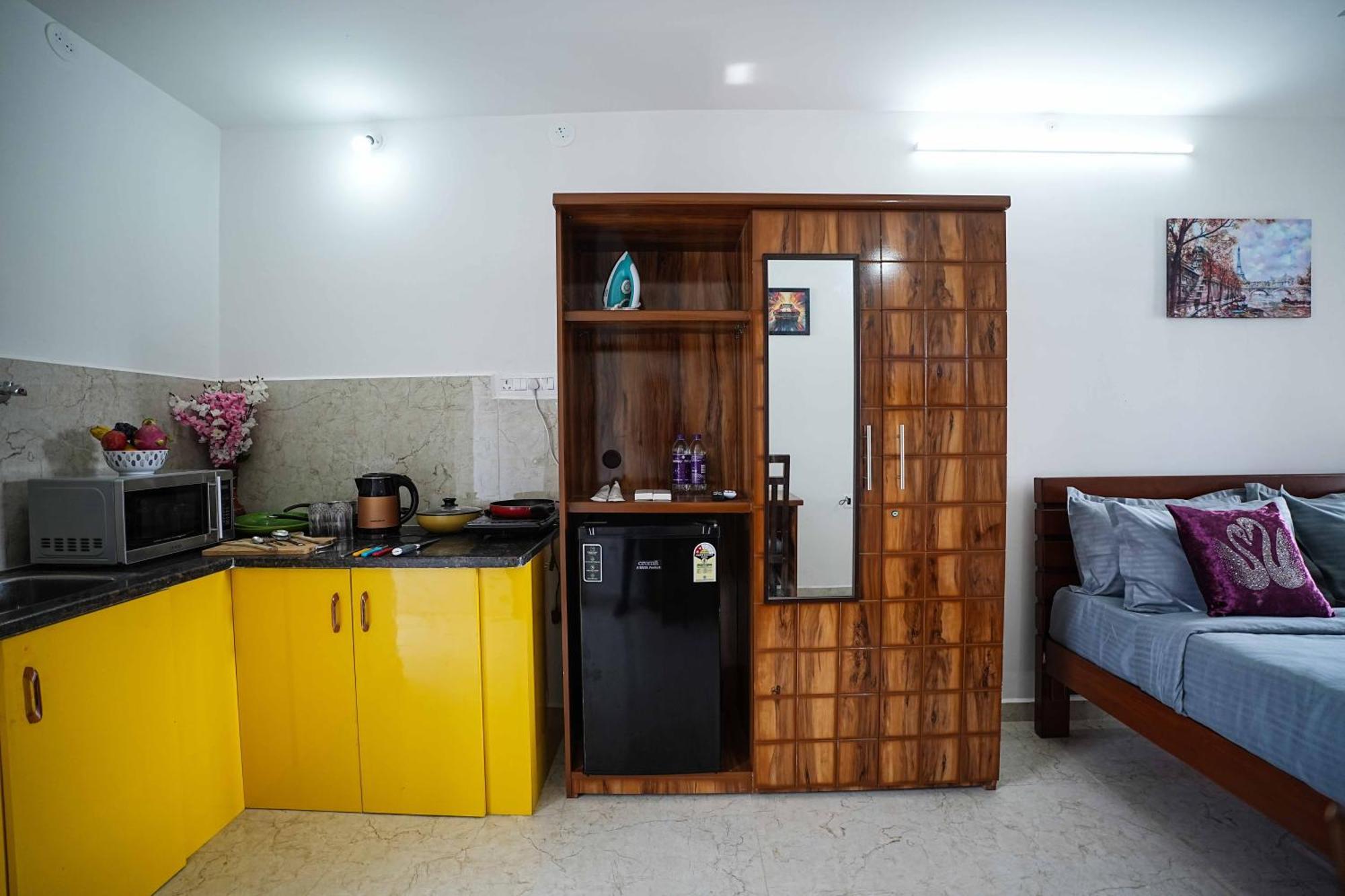 Yellow Bells Studios And Suites Gachibowli Ngoại thất bức ảnh