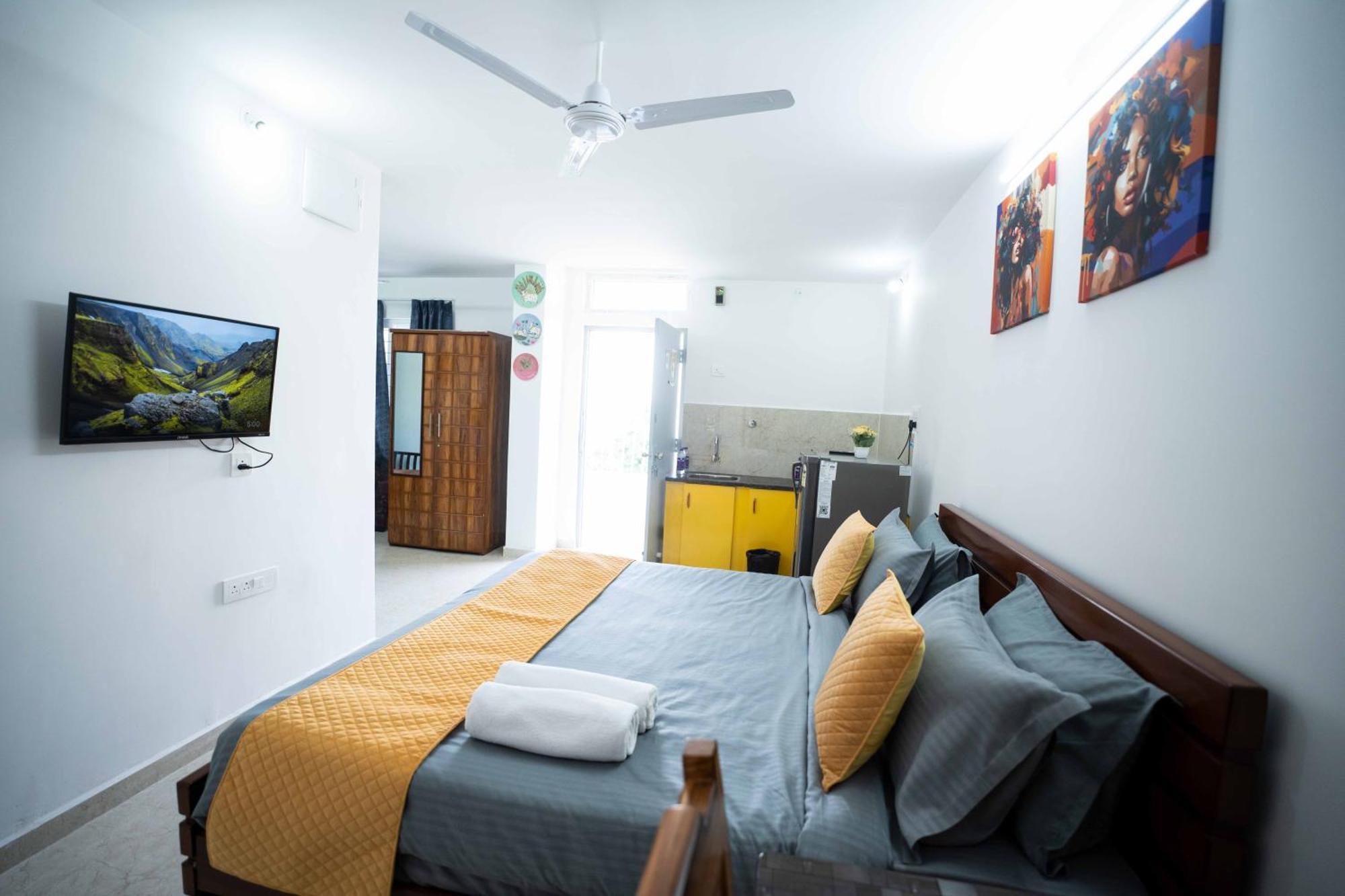 Yellow Bells Studios And Suites Gachibowli Ngoại thất bức ảnh