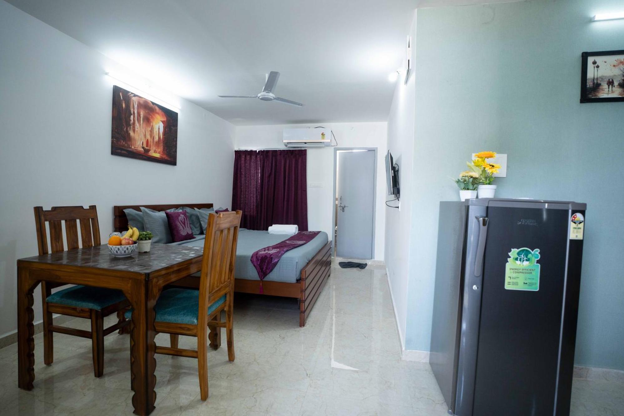 Yellow Bells Studios And Suites Gachibowli Ngoại thất bức ảnh